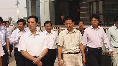 原省委書記張高麗到大學(xué)商業(yè)街視察