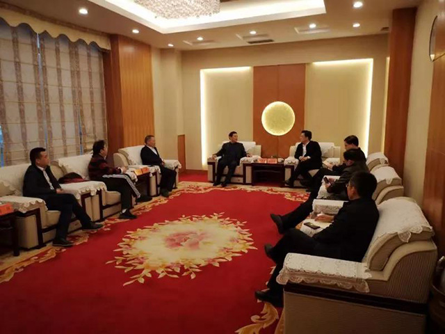 萊州市市長由如林會見山東南郊集團張海清、三慶集團吳立春等企業(yè)家00.jpg